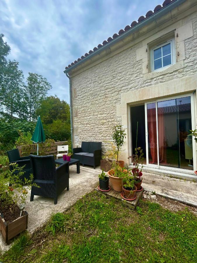 Hotel La Maison D'Hotes Des Charentes à Les Touches-de-Périgny Extérieur photo